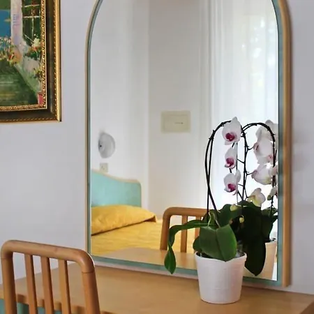 Flora Hotel