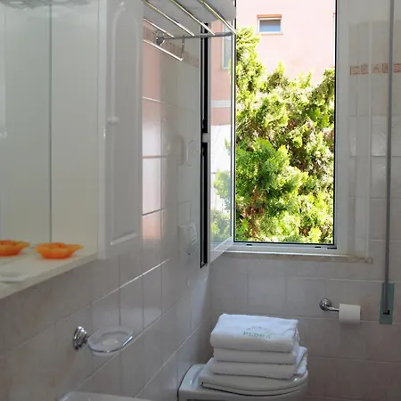 Flora Hotel 3*