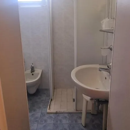 Flora Hotel 3*