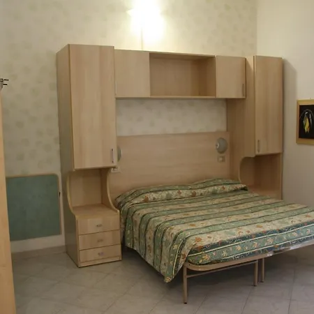 Flora Hotel 3*